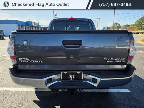Used 2015 Toyota Tacoma PreRunner w/ SR5 Package image 9