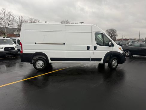 Used 2023 RAM ProMaster 2500 image 12
