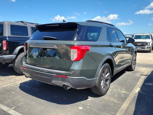 Used 2023 Ford Explorer XLT w/ Equipment Group 202A RWD image 5