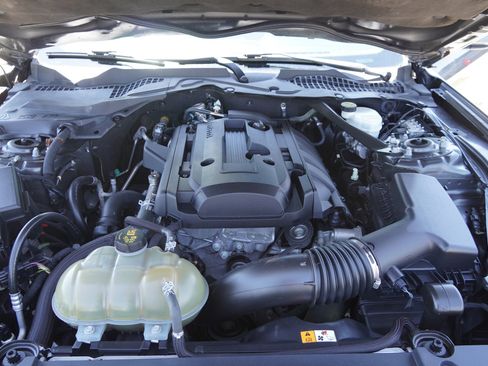 Used 2017 Ford Mustang Premium image 16