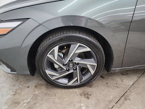 Used 2025 Hyundai Elantra SEL FWD image 37