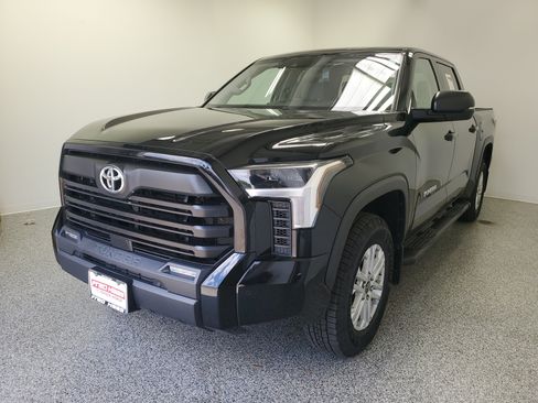 Used 2024 Toyota Tundra SR5 w/ SR5 Convenience Package AWD/4WD image 2