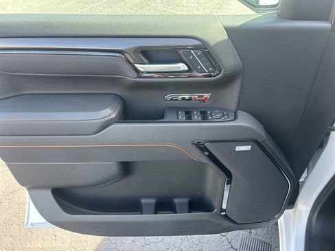 Used 2025 GMC Sierra 1500 AT4 image 15