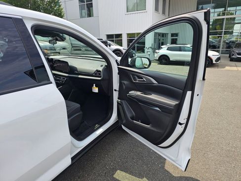 New 2026 Chevrolet Traverse LT image 29