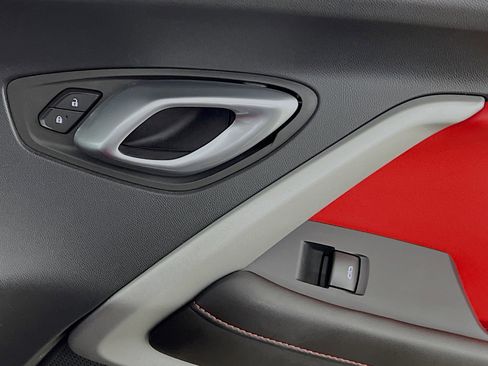 Used 2022 Chevrolet Camaro LT w/ Technology Package image 32