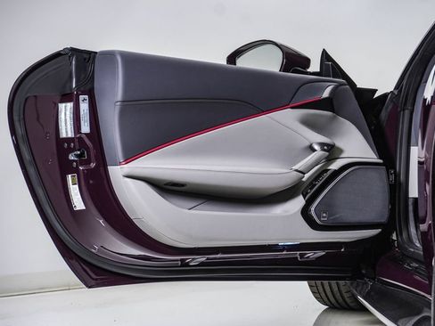 Used 2022 Ferrari Roma RWD image 33