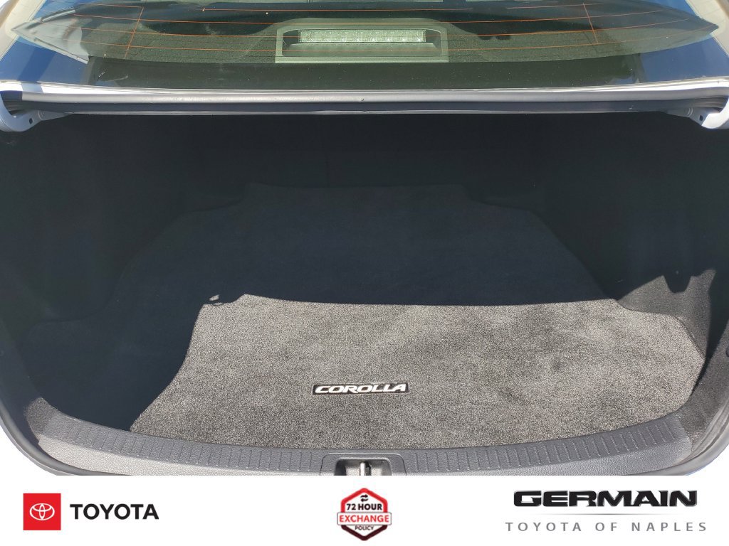 Used 2022 Toyota Corolla SE w/ SE Premium Package FWD image 24