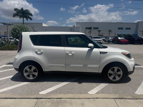Used 2018 Kia Soul FWD image 6