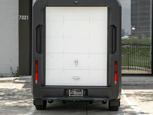 Used 2024 Chevrolet Brightdrop 400 w/ Commercial Equipment Package AWD/4WD image 8