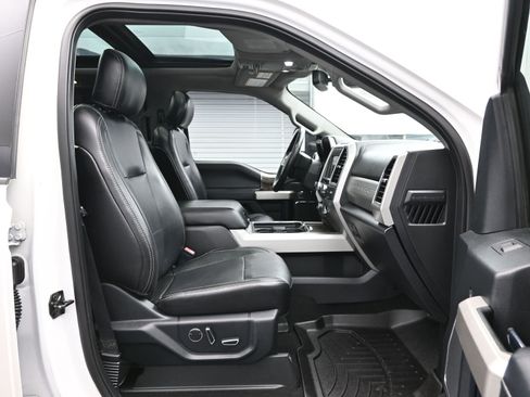 Used 2019 Ford F250 Lariat w/ Lariat Ultimate Package image 13