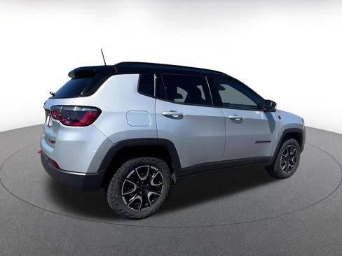 Used 2025 Jeep Compass Trailhawk AWD/4WD image 15