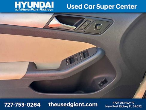 Used 2011 Volkswagen Jetta SEL image 10