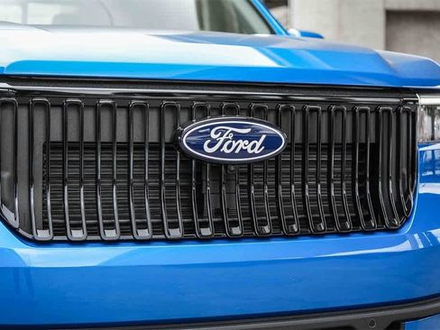 New 2026 Ford Maverick Lobo image 5