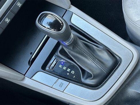 Used 2018 Hyundai Elantra SE image 20