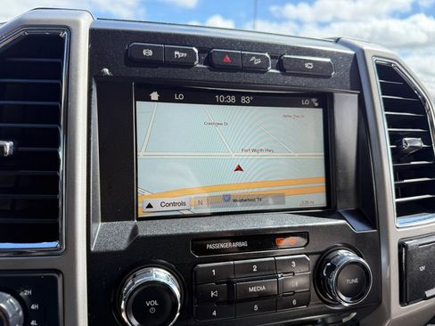 Used 2018 Ford F250 Lariat w/ Lariat Value Package AWD/4WD image 36