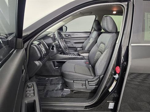 Used 2025 Nissan Pathfinder S w/ Cargo Package image 28