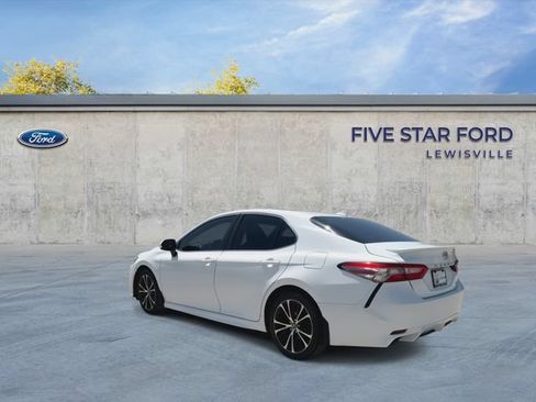 Used 2019 Toyota Camry SE FWD image 6