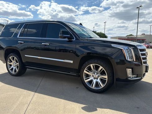 Used 2016 Cadillac Escalade Premium AWD/4WD image 27