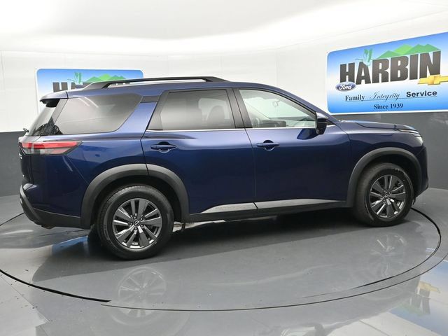 Used 2024 Nissan Pathfinder SV FWD image 6