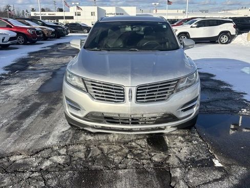 Used 2017 Lincoln MKC Premiere image 2