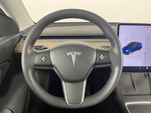 Used 2021 Tesla Model Y Long Range image 12