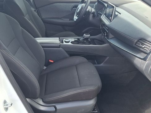 Used 2023 Nissan Rogue S image 23