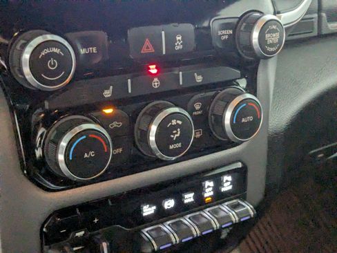 Used 2019 RAM 3500 Big Horn AWD/4WD image 20
