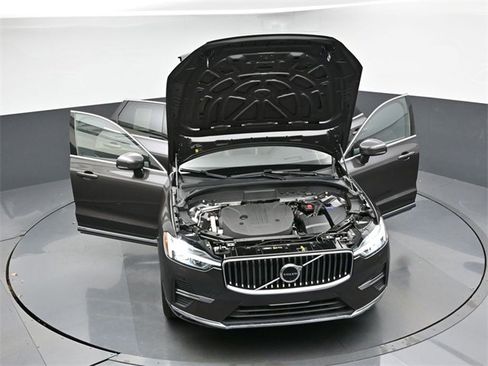 Used 2022 Volvo XC60 B5 Inscription image 51
