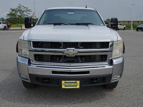 Used 2009 Chevrolet Silverado 2500 LT w/ Exterior Plus Package AWD/4WD image 2
