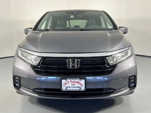 Used 2024 Honda Odyssey Touring image 2
