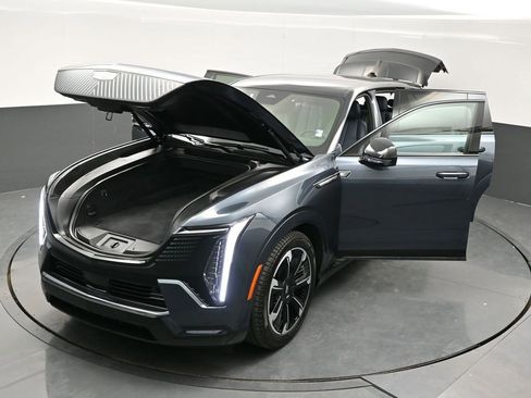 Certified 2026 Cadillac Escalade IQ Sport 2 AWD/4WD image 42