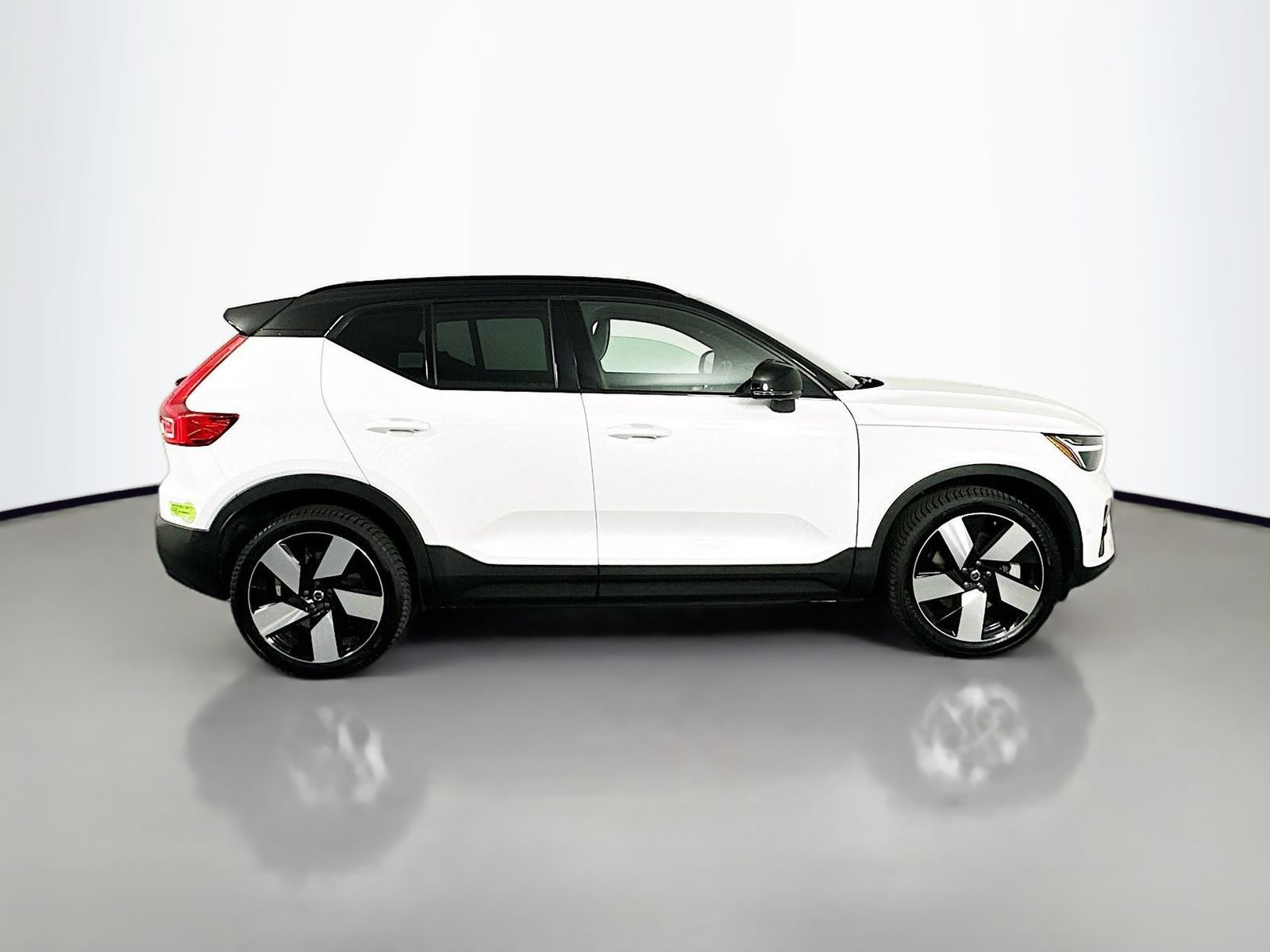 Used 2023 Volvo XC40 Recharge Ultimate w/ Protection Package Premier AWD/4WD image 8