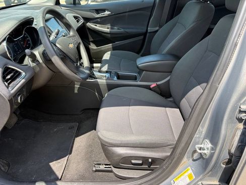 Used 2018 Chevrolet Cruze LT w/ Convenience Package FWD image 13