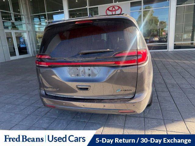 Used 2022 Chrysler Pacifica Touring-L w/ Uconnect Theater Family Group FWD image 14