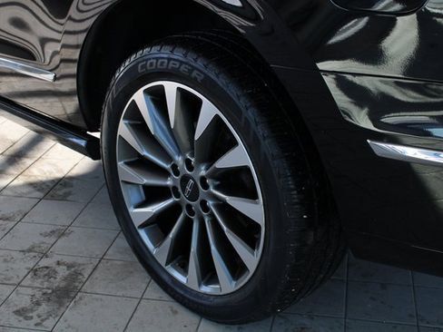 Used 2019 Lincoln Navigator Select image 25