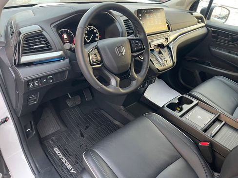 Certified 2025 Honda Odyssey Touring image 5