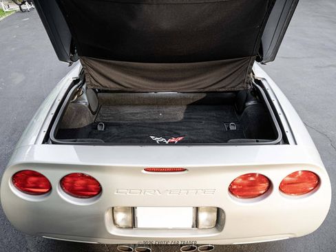 Used 1999 Chevrolet Corvette Coupe w/ Performance Handling Pkg RWD image 70