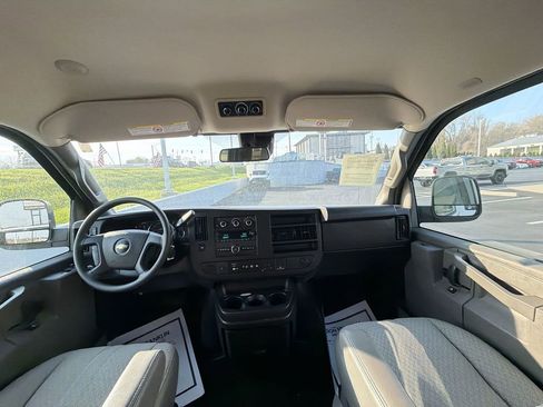 Used 2019 Chevrolet Express 3500 LT w/ LT Preferred Equipment Group RWD image 10
