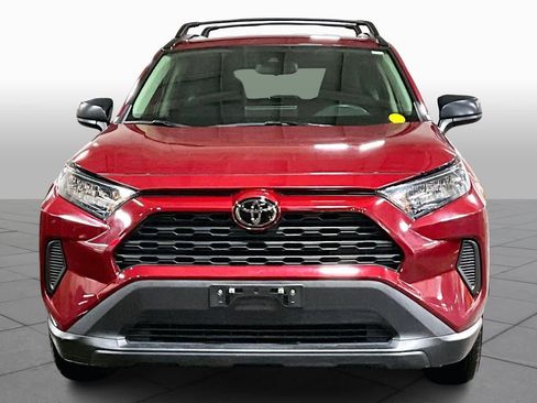 Used 2021 Toyota RAV4 LE image 4