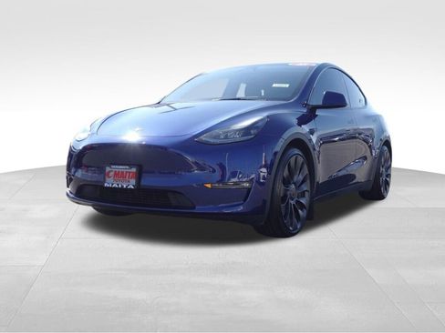 Used 2025 Tesla Model Y Performance image 8