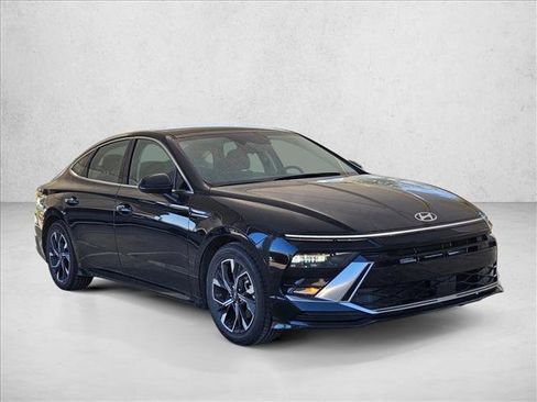 Used 2024 Hyundai Sonata SEL FWD image 3