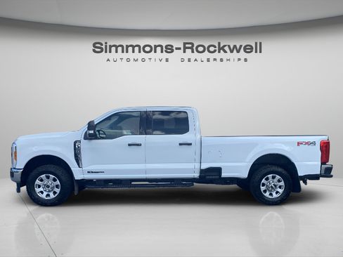 Used 2023 Ford F350 XLT w/ FX4 Off-Road Package AWD/4WD image 2