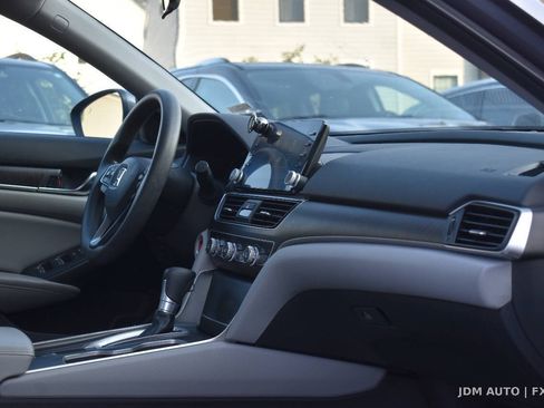 Used 2018 Honda Accord EX image 16