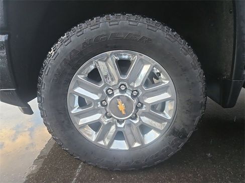 Used 2024 Chevrolet Silverado 2500 High Country w/ Technology Package image 7