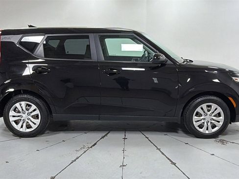 Used 2020 Kia Soul LX image 6