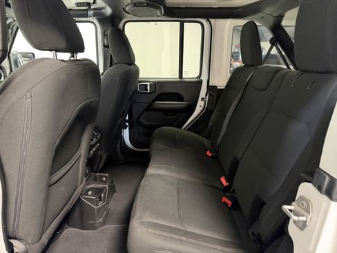 Used 2018 Jeep Wrangler Unlimited Sahara w/ Dual Top Group image 19