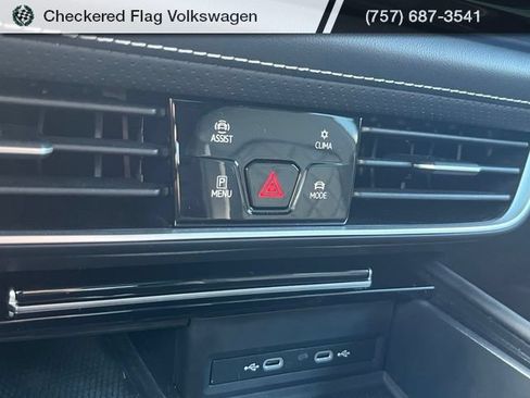 Used 2024 Volkswagen Atlas Cross Sport SEL Premium R-Line AWD/4WD image 46