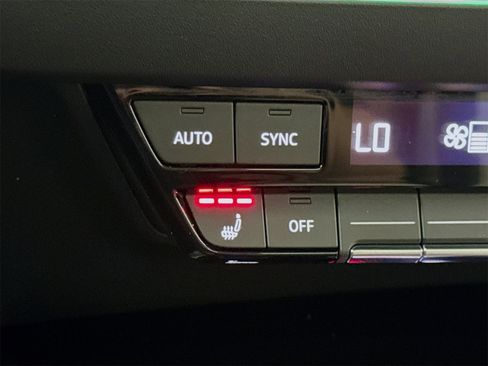 Certified 2024 Audi Q4 e-tron Premium Plus w/ Premium Plus image 20