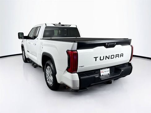 Used 2022 Toyota Tundra SR5 w/ SR5 Premium Package RWD image 12