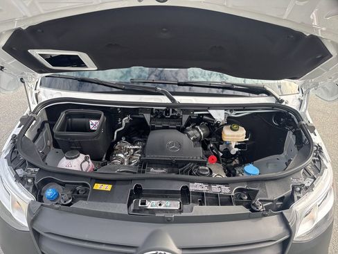 Used 2025 Mercedes-Benz Sprinter 2500 image 28